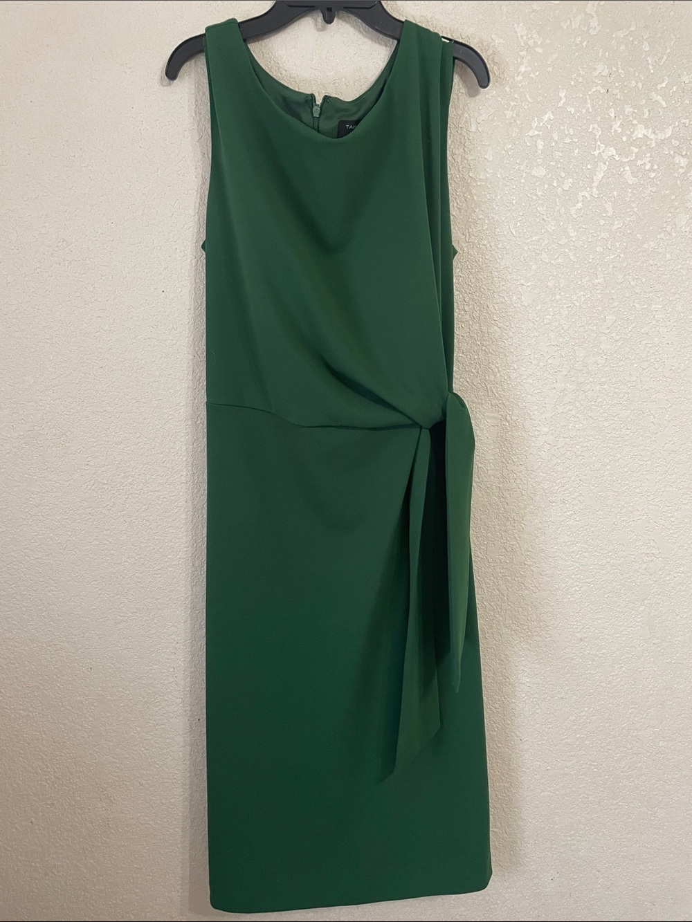 TAHARI Sleeveless Emerald Green Tie-Waist Sheath Dress